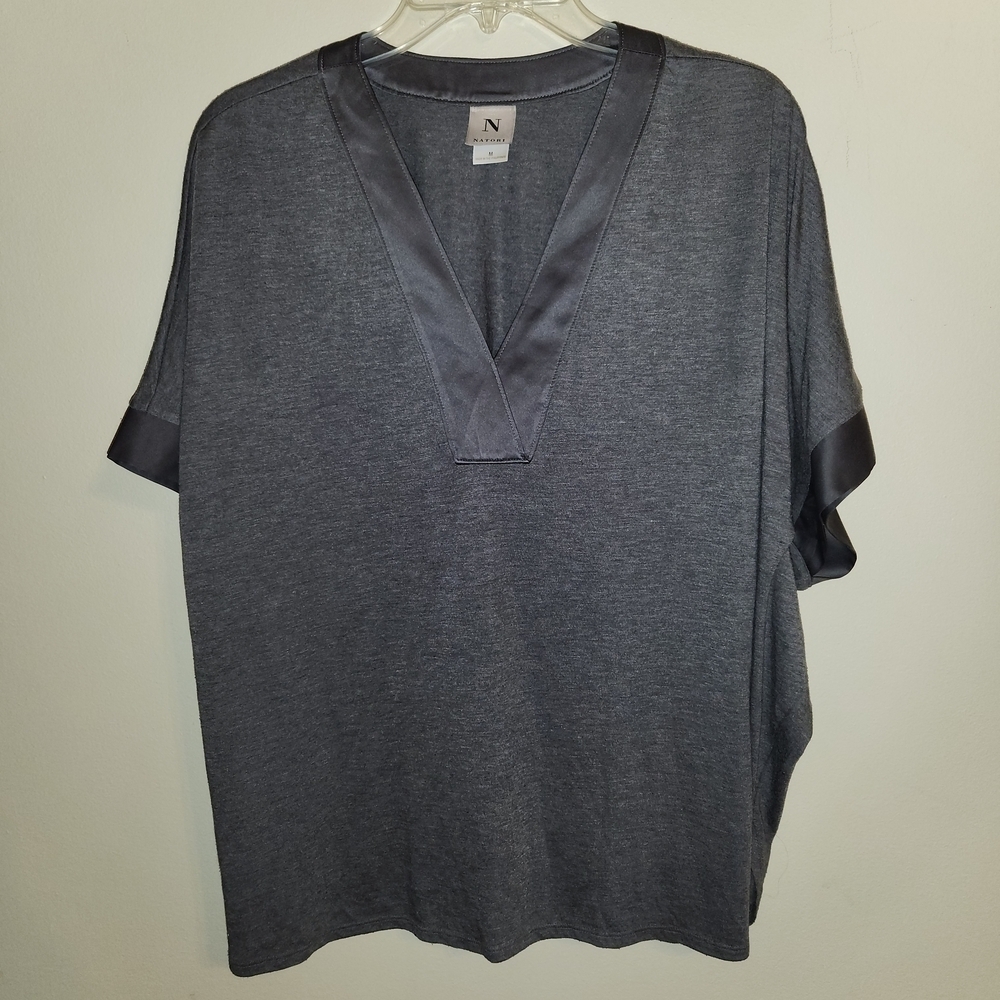 Natori Gray Satin-Trim Liungewwar Top